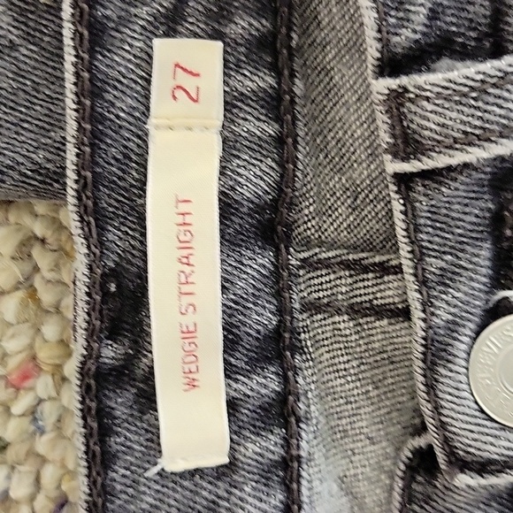 Levi's Premium, women's Gray Wedgie Straight Crop Raw Hem  Jeans Sz 27 X 26, - Picture 4 of 7